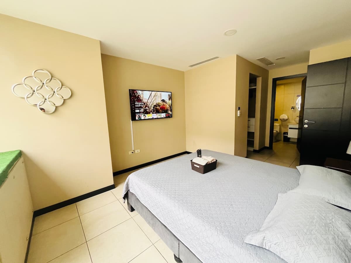 Suite Puerto Santa Ana vista al RÍO con Parqueo — foto 9