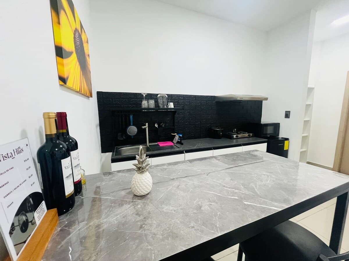 Suite con Balcón ~ Jacuzzi Privado + Parqueo — foto 2