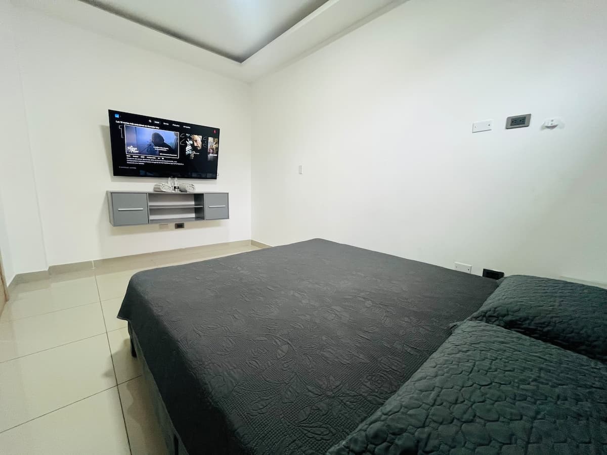 Suite con Balcón ~ Jacuzzi Privado + Parqueo — foto 17