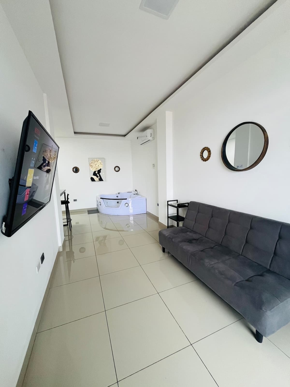 Suite con Balcón ~ Jacuzzi Privado + Parqueo — foto 18