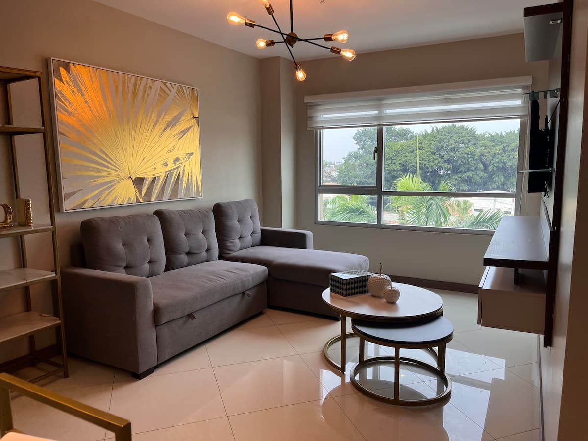 Elegante suite empresarial Colón con parqueo — foto 2