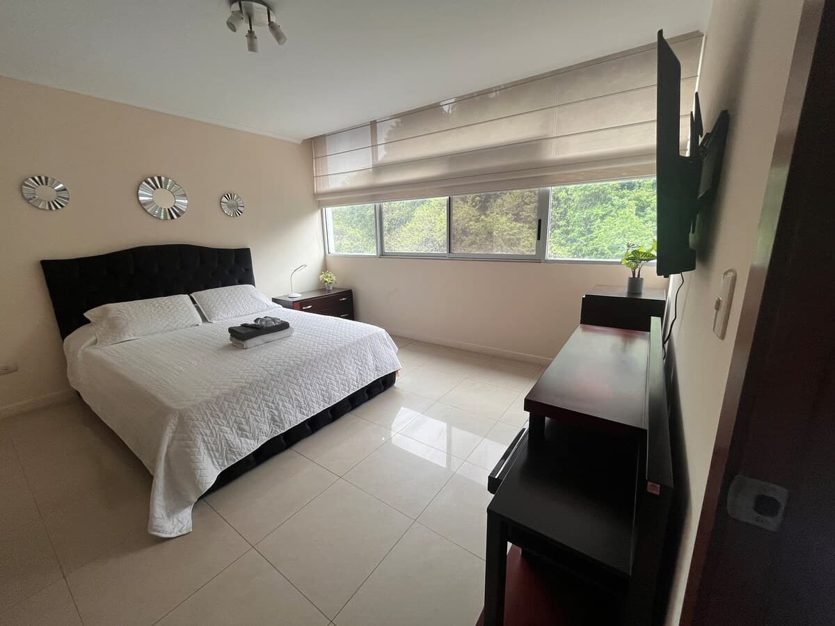 Suite en Puerto Santa Ana con piscina — foto 4