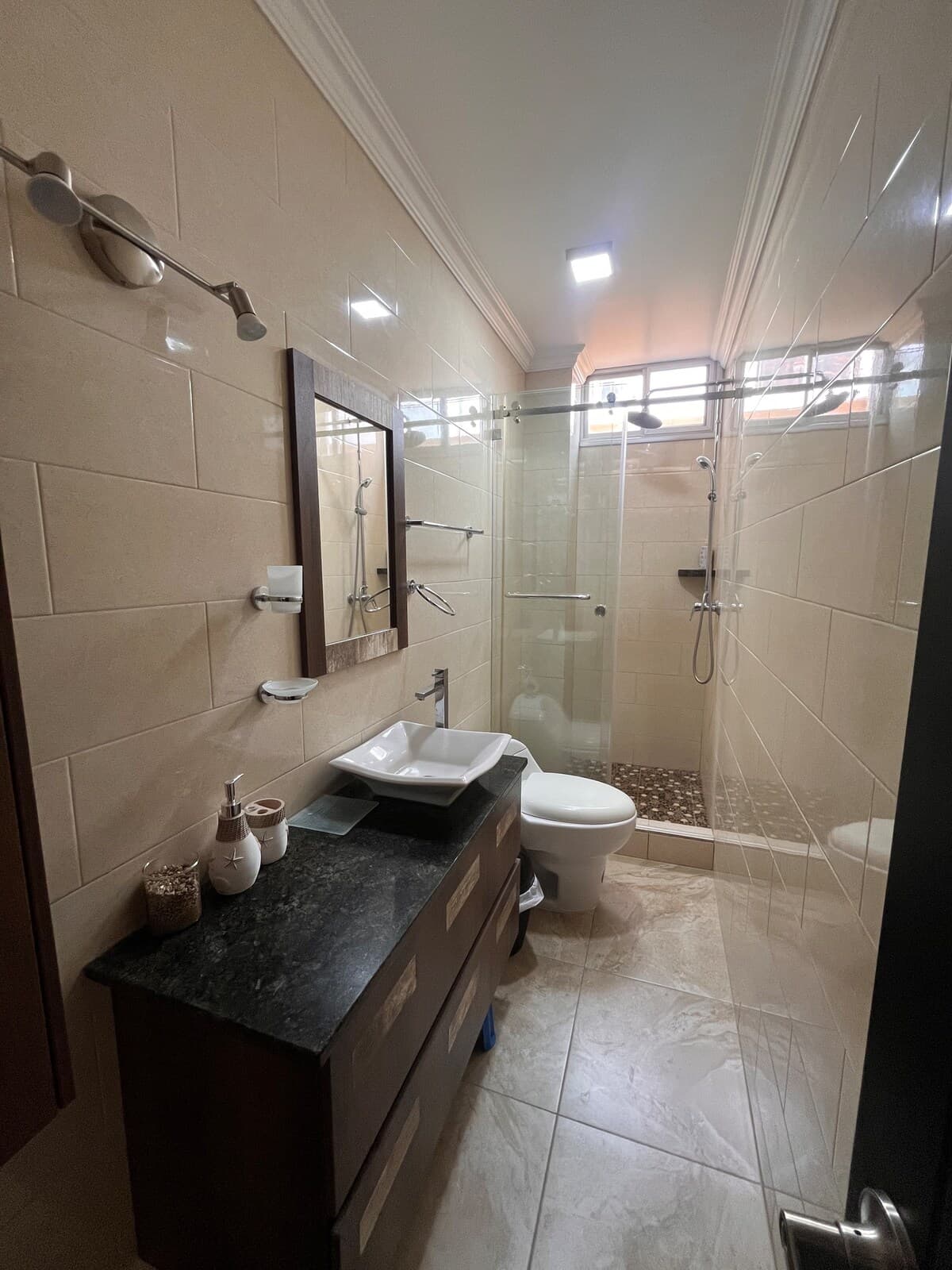 Villa Salinas • Piscina & Parqueo • 5 Habitaciones — foto 9